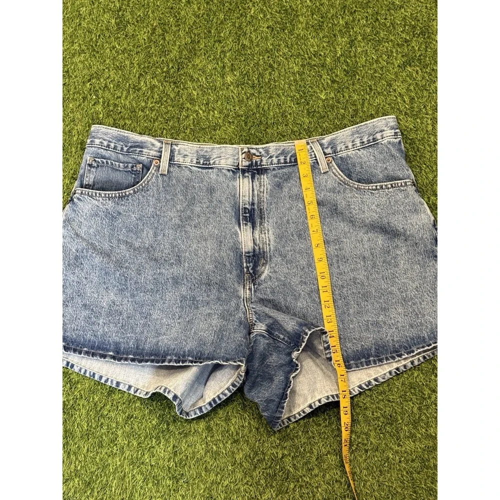 Levis High Waisted Mom Shorts Plus 24W Medium Blue Wash Denim Jean Jorts‎ Cotton